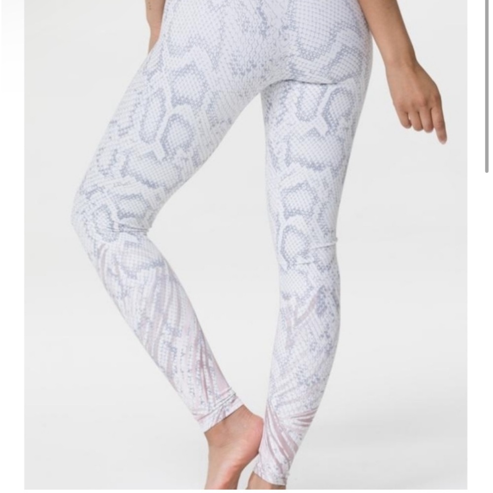 Onzie Athena Womens Neutral Snake‎ Print Yoga Workout Athletic Exercise Leggings